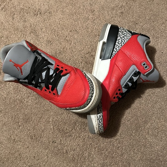 Jordan 3 Unite - Picture 3 of 3